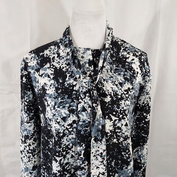 Nordstrom Shirt Top Women Size Medium Button Up Tie Neck Black Gray White Blouse - Picture 3 of 12
